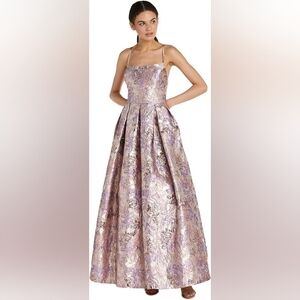 Morgan & Co Long Metallic Jacquard Ballgown W Spaghetti Straps (brocade)​
